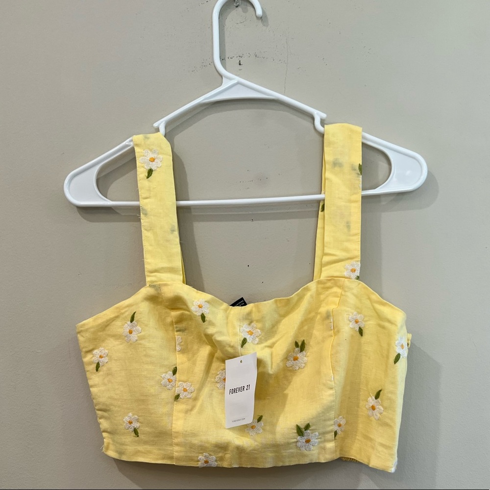 NWT Woven Floral Crop Top